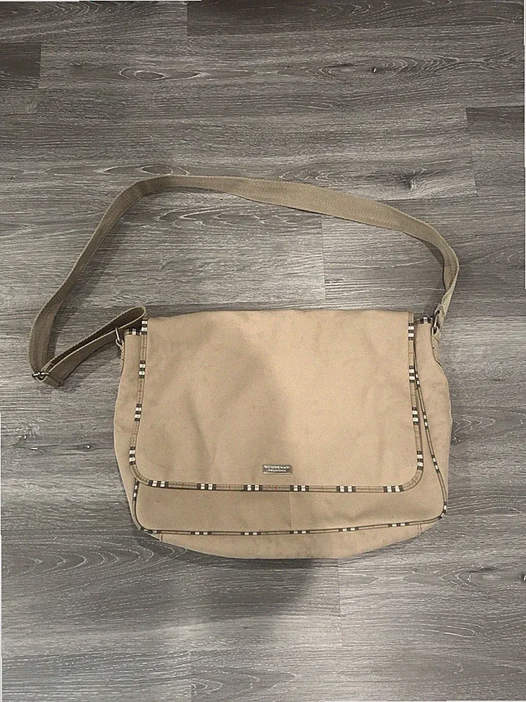 Burberry Fragrance Bag
